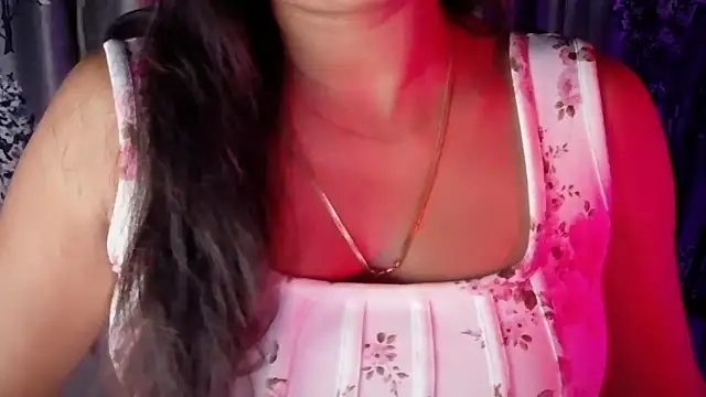 Snapshot of SexyAndHottie chatting on 25, 2, 2026 SexyAndHottie online show from 25, 2, 2026