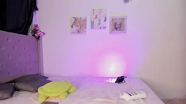 Snapshot of samara_jonness chatting on 10, 9, 2025 samara jonness online show from 10, 9, 2025