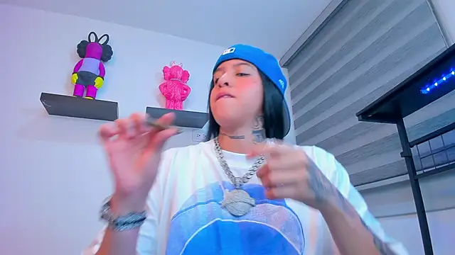 Gangster Girl online show from 28, 10, 2025