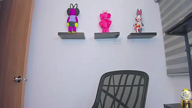 Gangster Girl online show from 24, 4, 2026