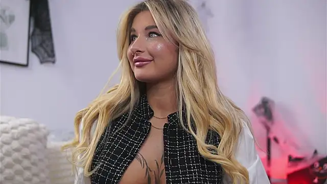 AvaShayy online show from 21, 10, 2025