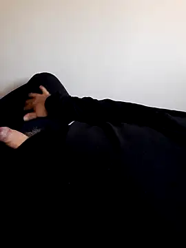 Snapshot of bluangelo chatting on 12, 1, 2025 bluangelo online show from 12, 1, 2025