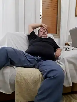 Snapshot of bluangelo chatting on 3, 3, 2025 bluangelo online show from 3, 3, 2025