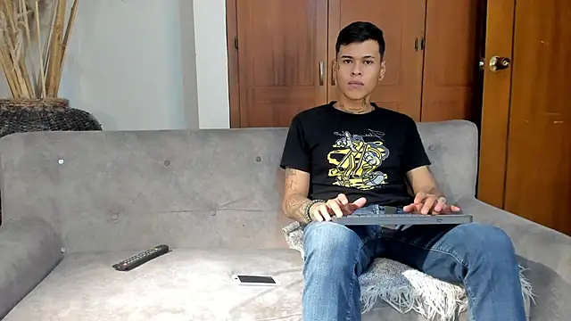 jamesinked  online show from 8, 11, 2025