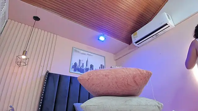 viiolett lee online show from 19, 2, 2026