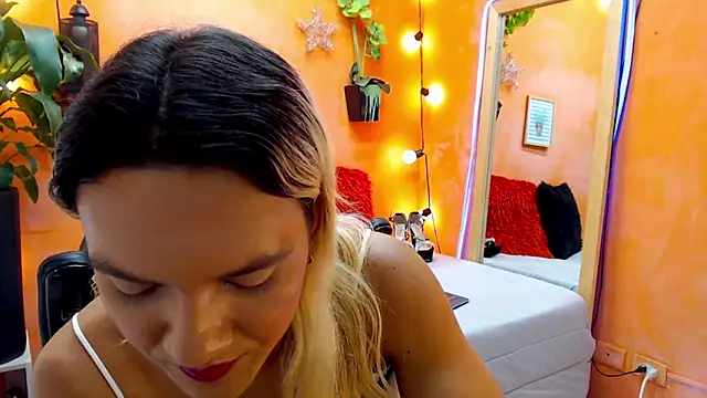 Snapshot of aslyhernandez_7 chatting on 30, 12, 2024 aslyhernandez 7 online show from 30, 12, 2024