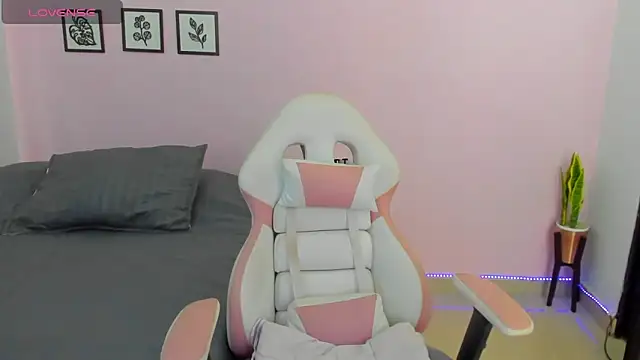 sophie pazz online show from 8, 2, 2026