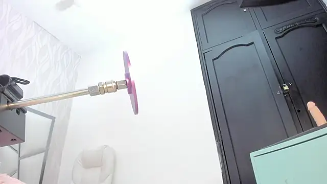 Victoriaa millers online show from 10, 3, 2026