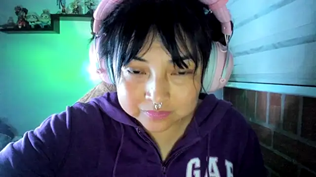 Snapshot of Shaddycute_ chatting on 9, 7, 2026 Shaddycute online show from 9, 7, 2026