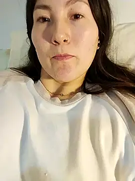 Elle Lee  online show from 11, 2, 2025