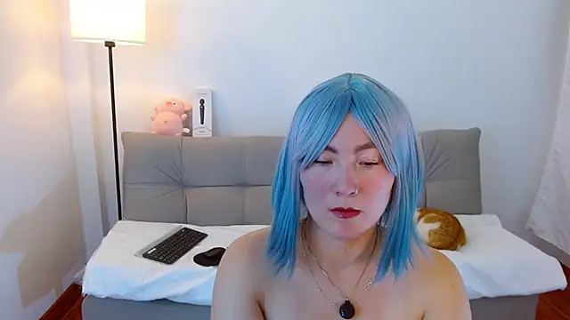 Elle Lee  online show from 26, 4, 2026