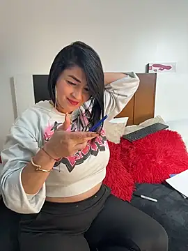 Snapshot of karenlennox1 chatting on 24, 4, 2026 karenlennox1 online show from 24, 4, 2026