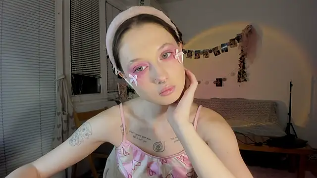 Jenny darling love online show from 31, 1, 2025