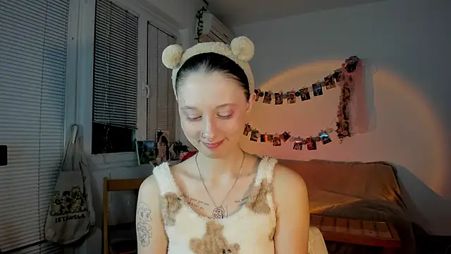 Jenny darling love online show from 11, 3, 2025