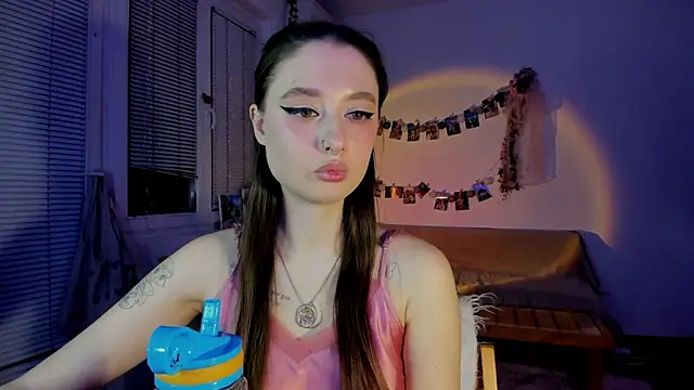 Jenny darling love online show from 21, 3, 2025