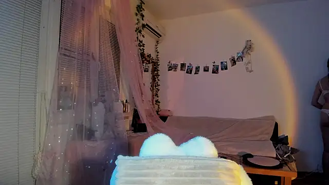 Jenny darling love online show from 8, 9, 2025