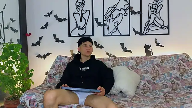 Snapshot of Nicole_and_deam13 chatting on 7, 10, 2025 Nicole and deam13 online show from 7, 10, 2025