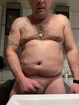 Snapshot of radoka chatting on 8, 3, 2025 radoka online show from 8, 3, 2025