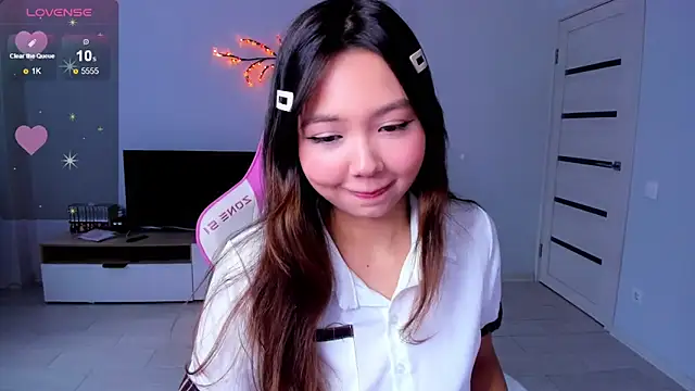 Fluffy Rose online show from 8, 10, 2025