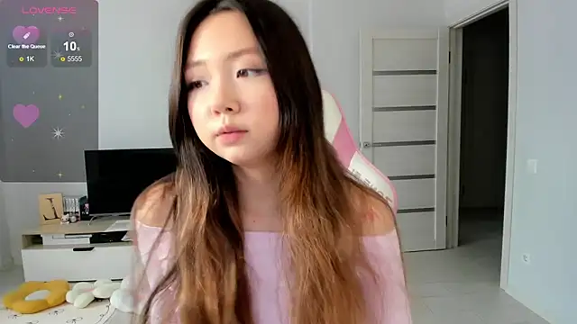 Fluffy Rose online show from 7, 4, 2026