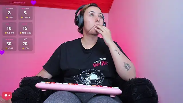 bonnie moon  online show from 9, 2, 2026