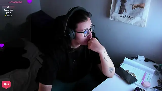 bonnie moon  online show from 22, 5, 2026