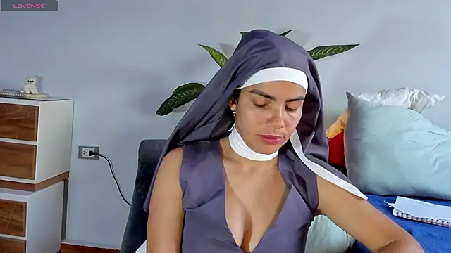 ClaraMariaMon online show from 12, 2, 2025