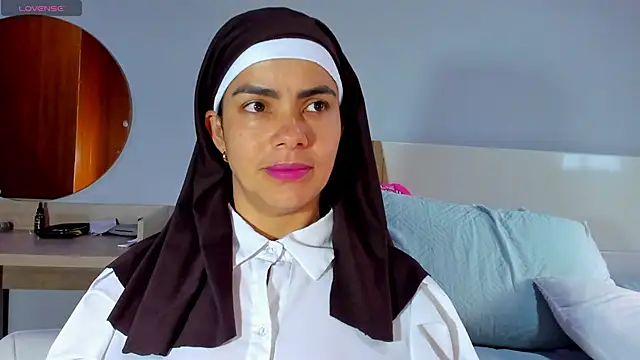 ClaraMariaMon online show from 15, 3, 2025