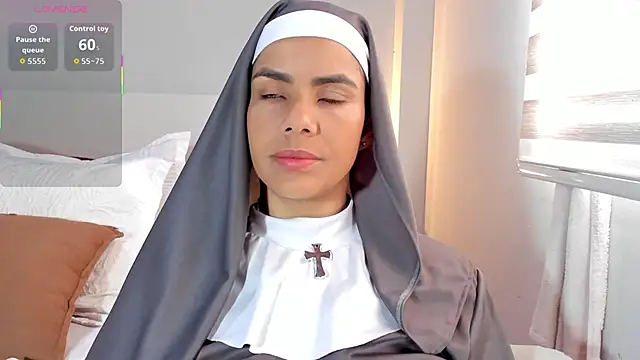 ClaraMariaMon online show from 11, 11, 2025