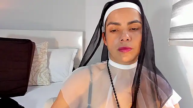 ClaraMariaMon online show from 25, 6, 2026
