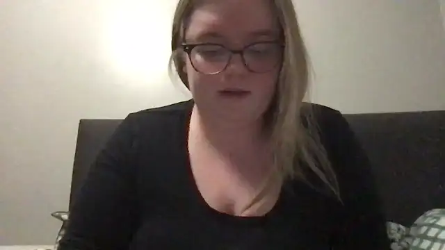 honeyyy24 online show from 27, 2, 2026