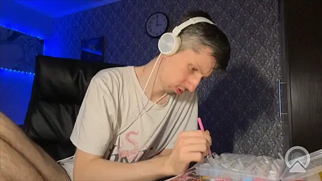 Aki-Laky online show from 19, 4, 2026