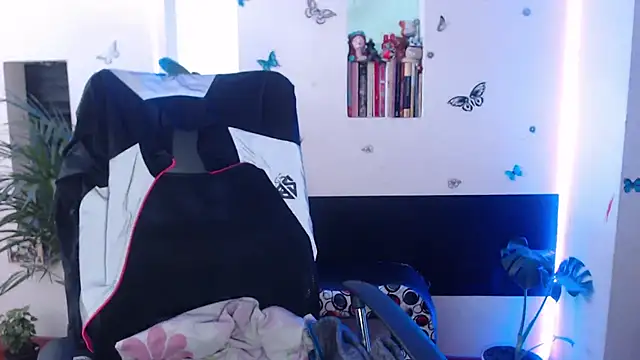 Lia-mitch online show from 2, 12, 2025