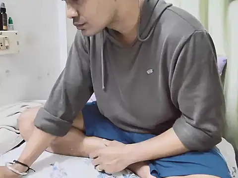 Snapshot of loveboyrp chatting on 28, 1, 2025 loveboyrp online show from 28, 1, 2025