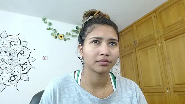 Snapshot of mariana_gimenez chatting on 6, 12, 2024 mariana gimenez online show from 6, 12, 2024