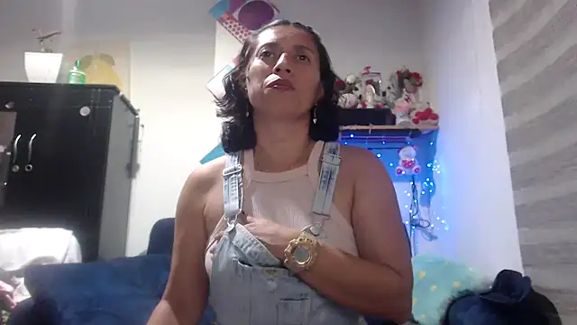 Snapshot of sexy_mary_69 chatting on 14, 10, 2025 sexy mary 69 online show from 14, 10, 2025