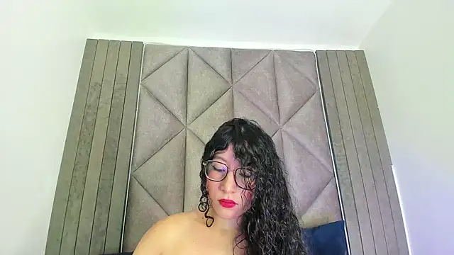 BriaConner  online show from 3, 2, 2025