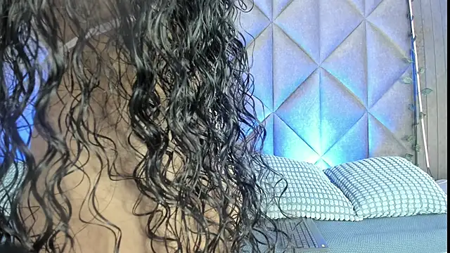 BriaConner  online show from 20, 10, 2025