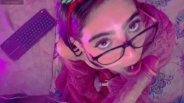 Snapshot of Arii_vega_ chatting on 16, 12, 2024 Arii vega online show from 16, 12, 2024