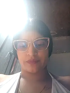 Snapshot of naughty-girl01 chatting on 25, 1, 2025 naughty-girl01 online show from 25, 1, 2025