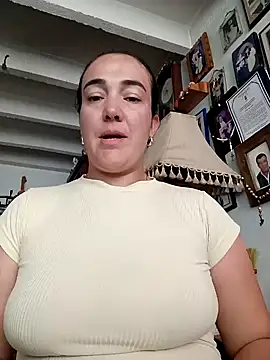 skayhot  online show from 5, 2, 2025