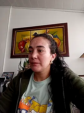 skayhot  online show from 3, 3, 2025