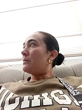 skayhot  online show from 5, 3, 2025