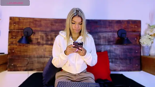 Celeste sanz online show from 14, 4, 2026