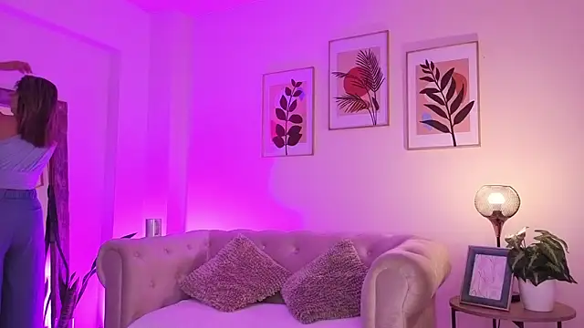 DahianaWalcott online show from 11, 3, 2026