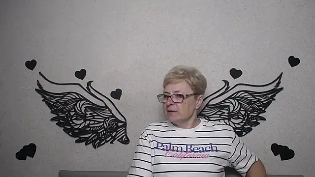 Snapshot of EmiliaGree chatting on 10, 7, 2026 EmiliaGree online show from 10, 7, 2026