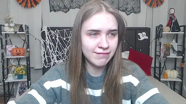 Snapshot of LauraHlot chatting on 24, 10, 2025 LauraHlot online show from 24, 10, 2025