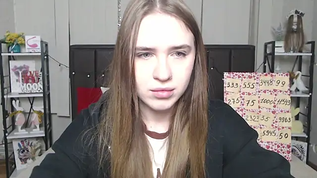 Snapshot of LauraHlot chatting on 21, 11, 2025 LauraHlot online show from 21, 11, 2025