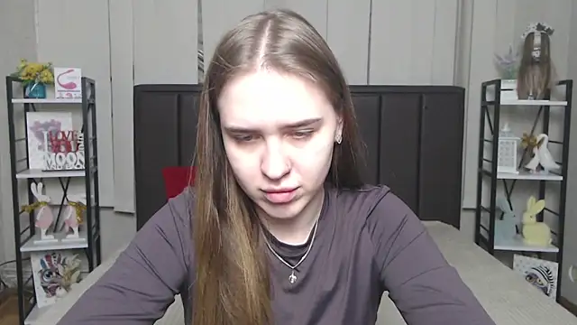 Snapshot of LauraHlot chatting on 27, 11, 2025 LauraHlot online show from 27, 11, 2025