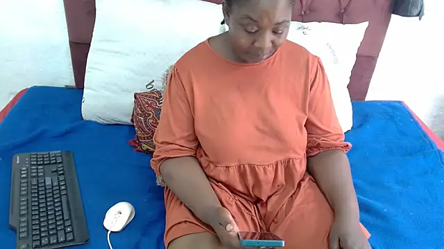 Thickchocolatex2 online show from 27, 2, 2026